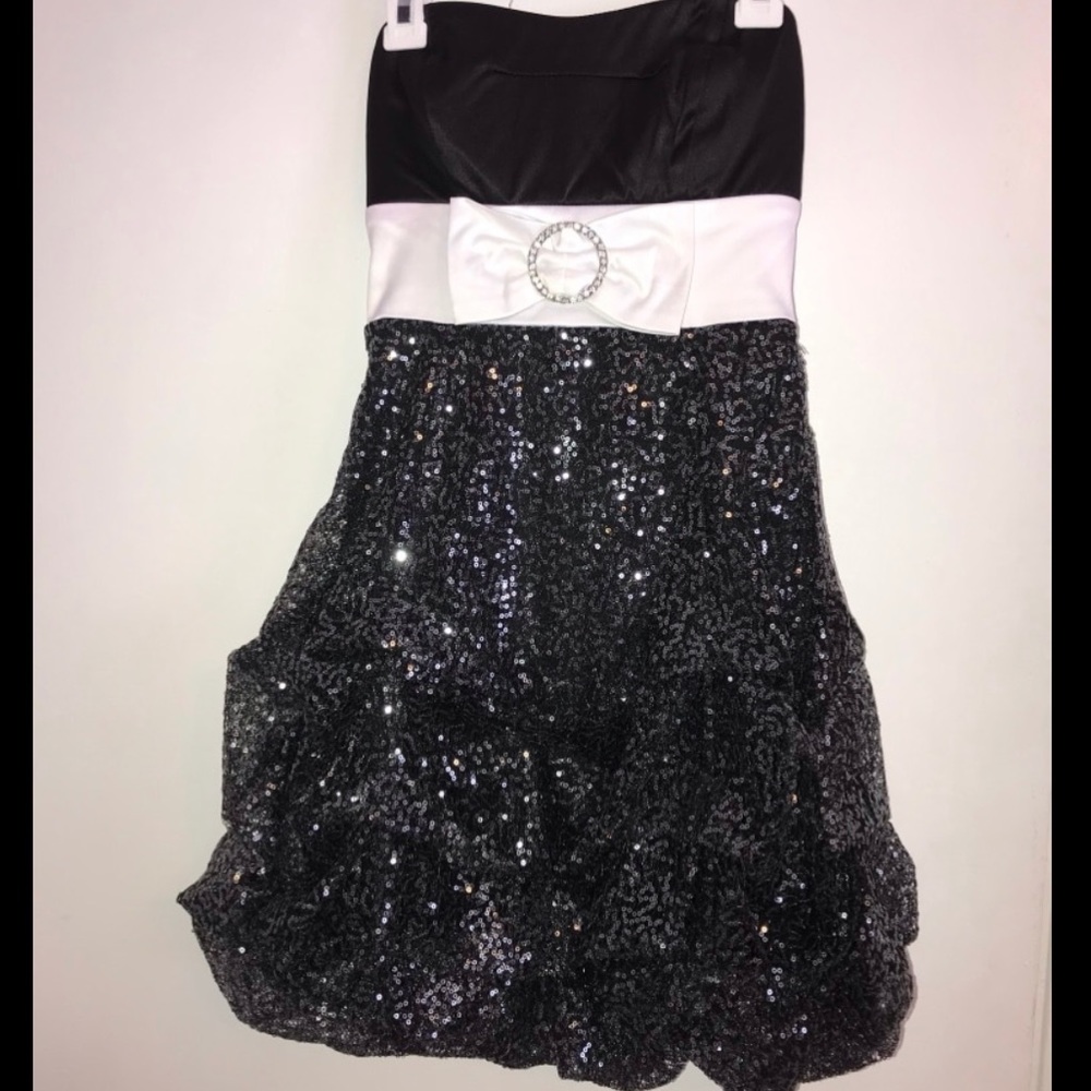 Black & white/ black with gray sequins